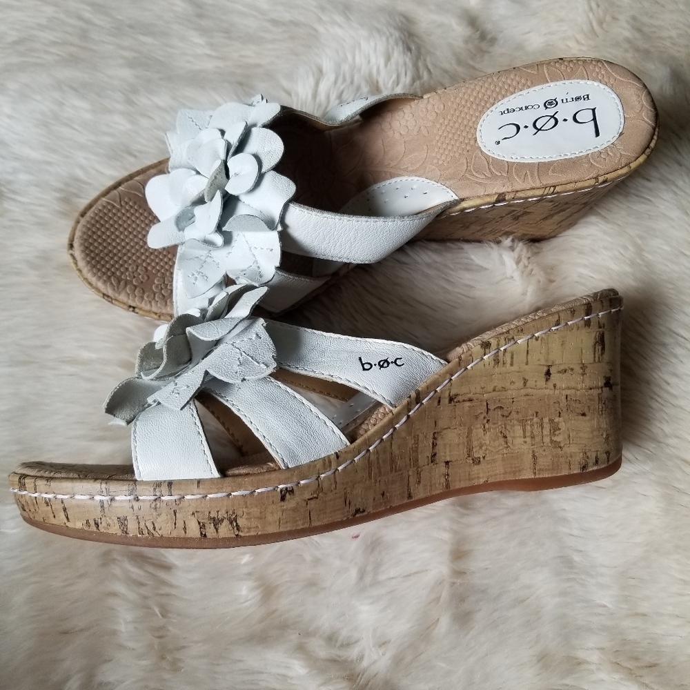 Born Concepts White Leather Flower Wedge Sandals